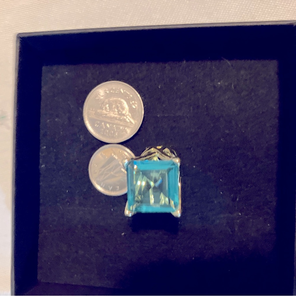 Elegant Blue Gemstone Ring